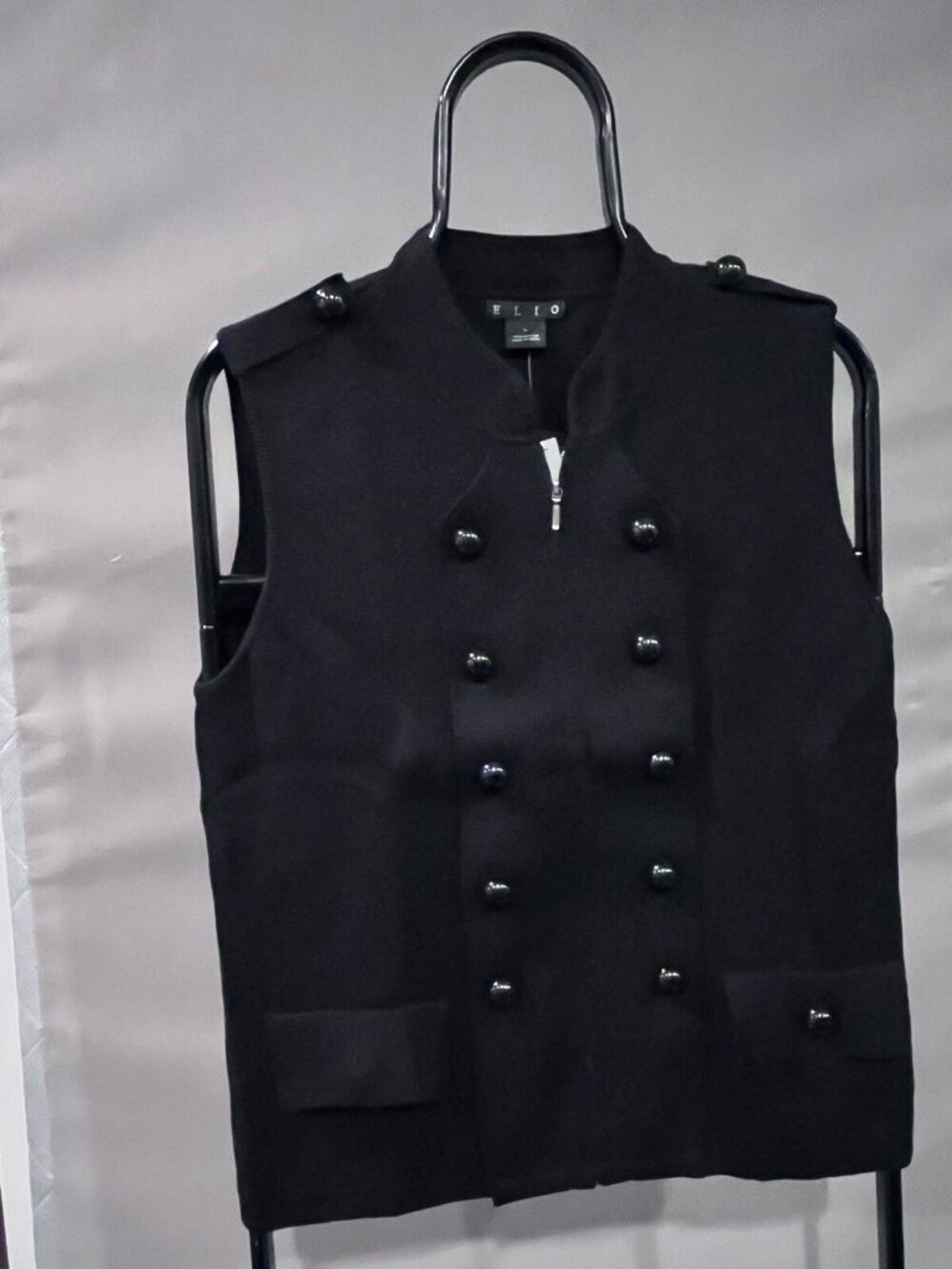 Elio Black Woman’s Sleeveless Sweater Sz L, NWT